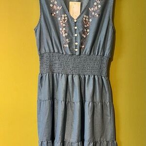 Keren Hart Blue Floral Embroidered Tank Dress NWT Tiered Skirt Chambray Large